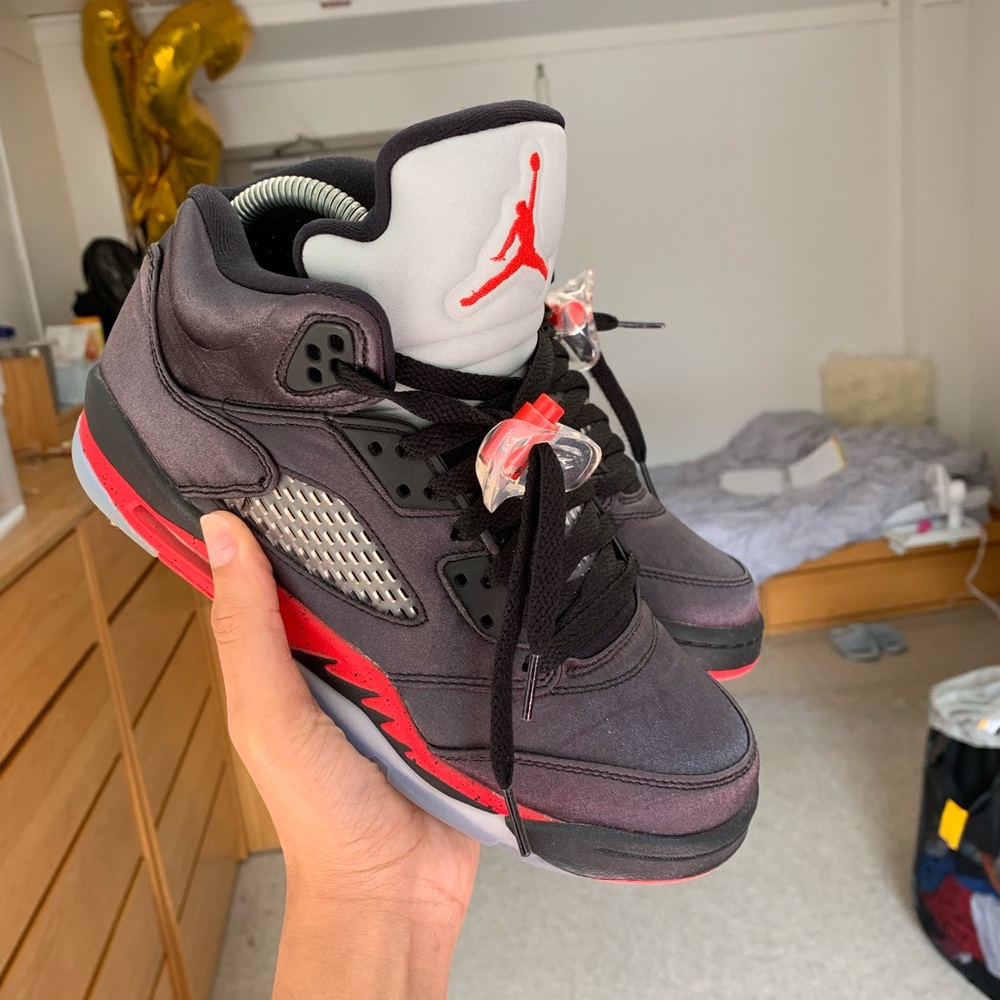 Air Jordan Retro 5 “Satin Bred” Size 7y